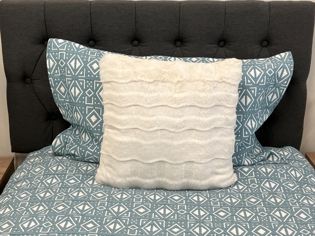 Cushion Glacier Winter White 45x45cm